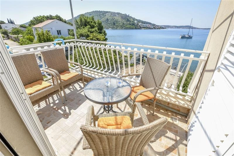 silvana-apartman-rogoznica
