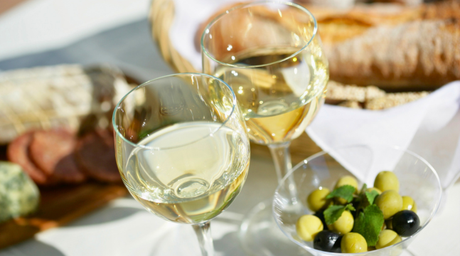 Horvát borok és helyi gasztronómiai hangulat