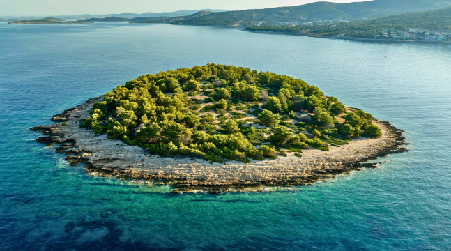 Šibenik-riviéra tengerparti panoráma